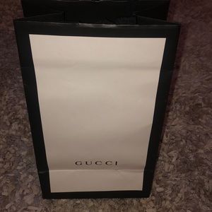 #shoppingbag #paperbag #bag #gucci #accessories